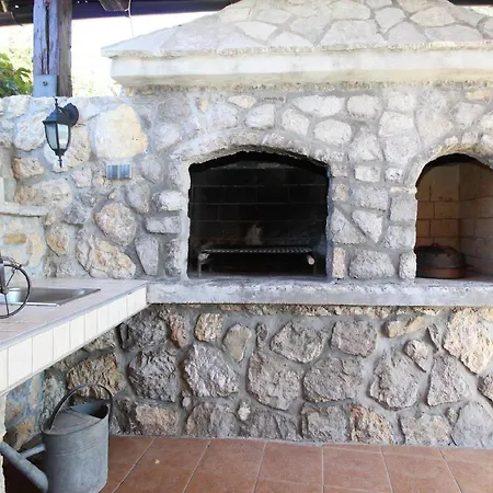 Renoviertes Steinhaus Mit Garten Und Pool Ideal Fuer Ein Erholsamen Urlaub * 바슈카