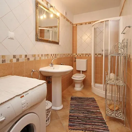 Renoviertes Steinhaus Mit Garten Und Pool Ideal Fuer Ein Erholsamen Urlaub 바슈카