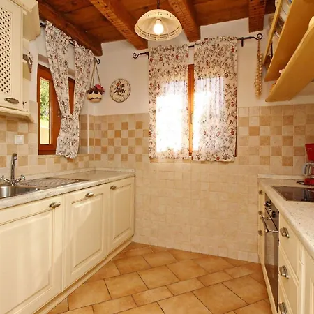 Сasa de vacaciones Renoviertes Steinhaus Mit Garten Und Pool Ideal Fuer Ein Erholsamen Urlaub *
