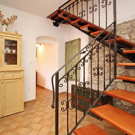 Сasa de vacaciones Renoviertes Steinhaus Mit Garten Und Pool Ideal Fuer Ein Erholsamen Urlaub Baška
