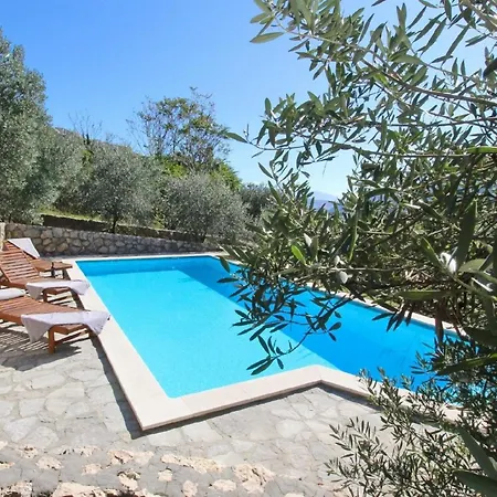 Сasa de vacaciones Renoviertes Steinhaus Mit Garten Und Pool Ideal Fuer Ein Erholsamen Urlaub Baška
